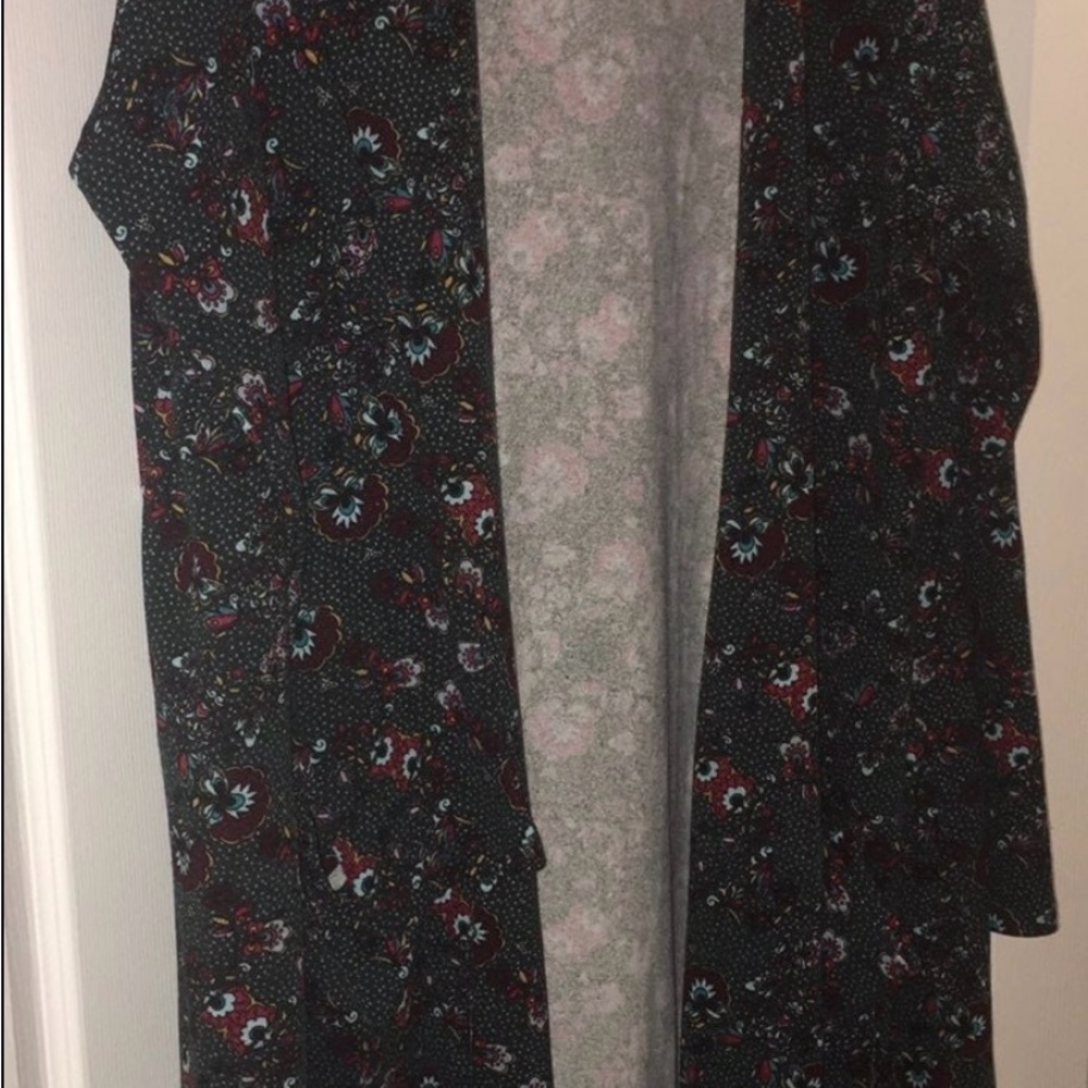 NWOT Lularoe Sarah fall colors. Size XL Long sweater duster
